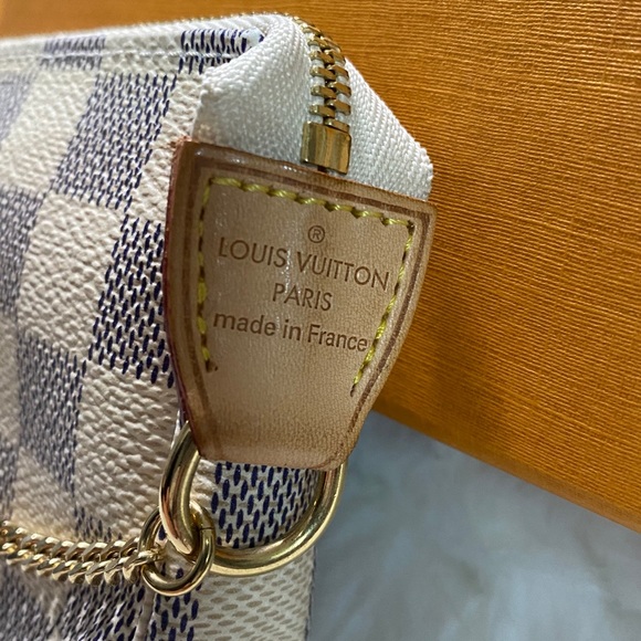 Authentic Louis Vuitton Mini Pochette Accessoires - Picture 8 of 8